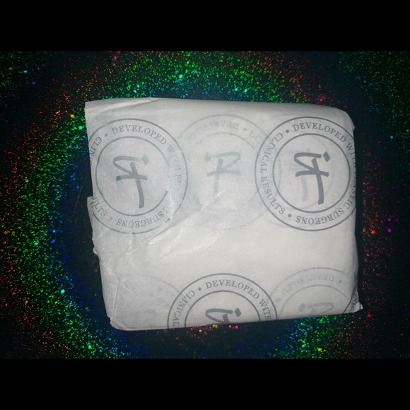 💄 IT Cosmetics Pillow Lips Cream Lipstick Trio 💄 - Picture 4 of 5